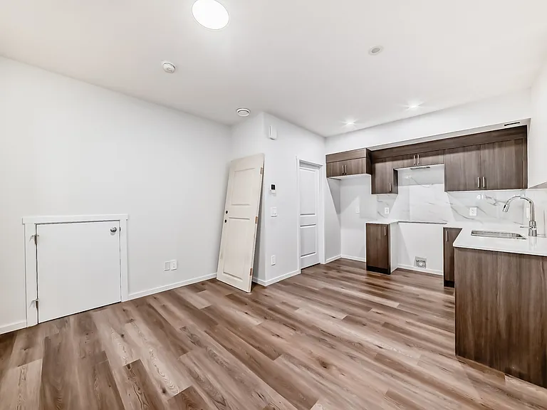 144 Chappelle Dr SW — Photo 12