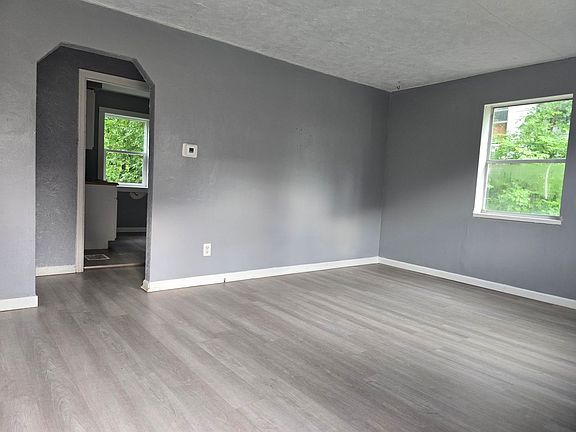 2nd image of 504 Ethel Ave