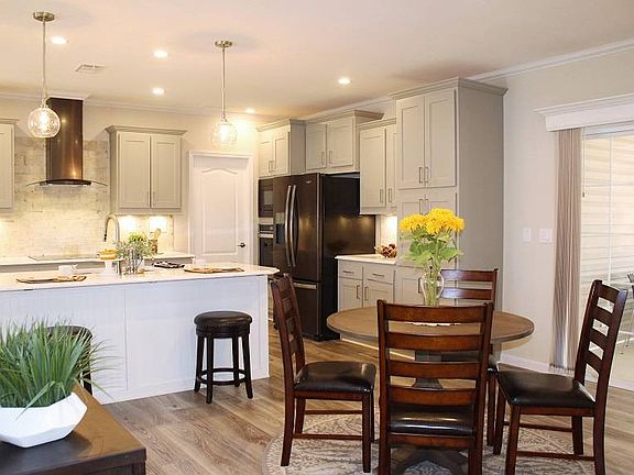 4th image of 14 Domingo Ct
