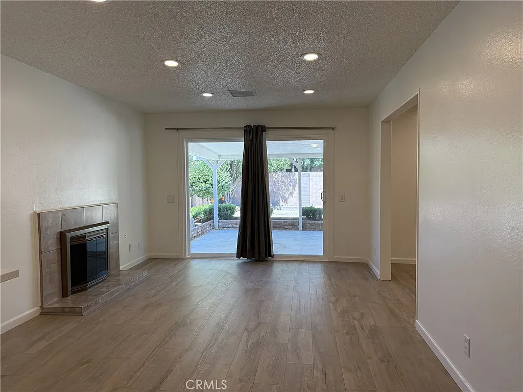 4 bed, 1498 sqft, $2,750 — Photo 4
