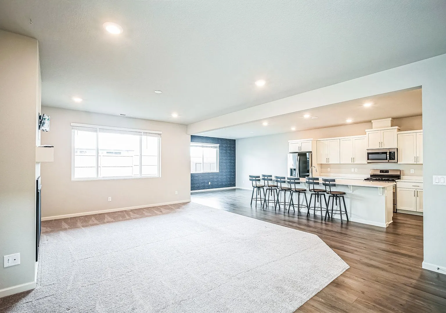 4 bed, 3.0 bath, 2533 sqft, $3,295 — Photo 4