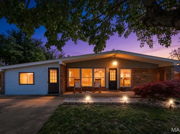 604 Maple St, Farmington, MO 63640