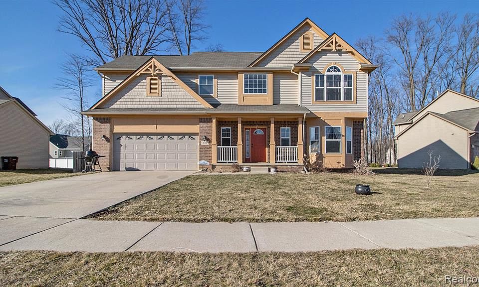 1st image of 833 Bradford Dr