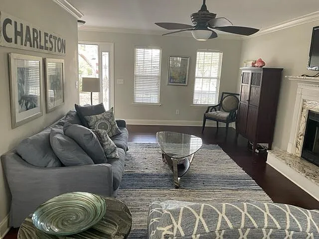 3 bed, 2.5 bath, 1550 sqft, $3,500 — Photo 4