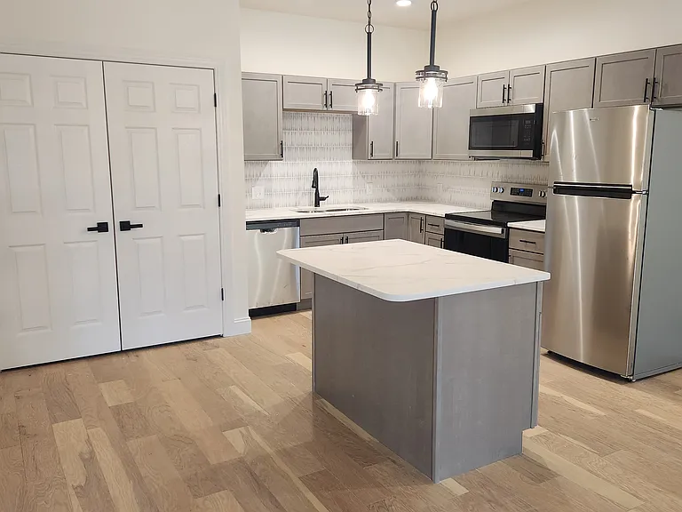 5530 N Frostwood Pkwy #1 — Photo 7