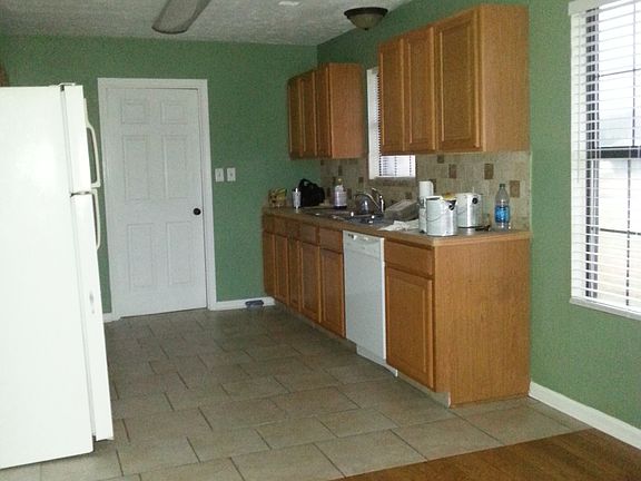 5th image of 7053 Lakeview Dr