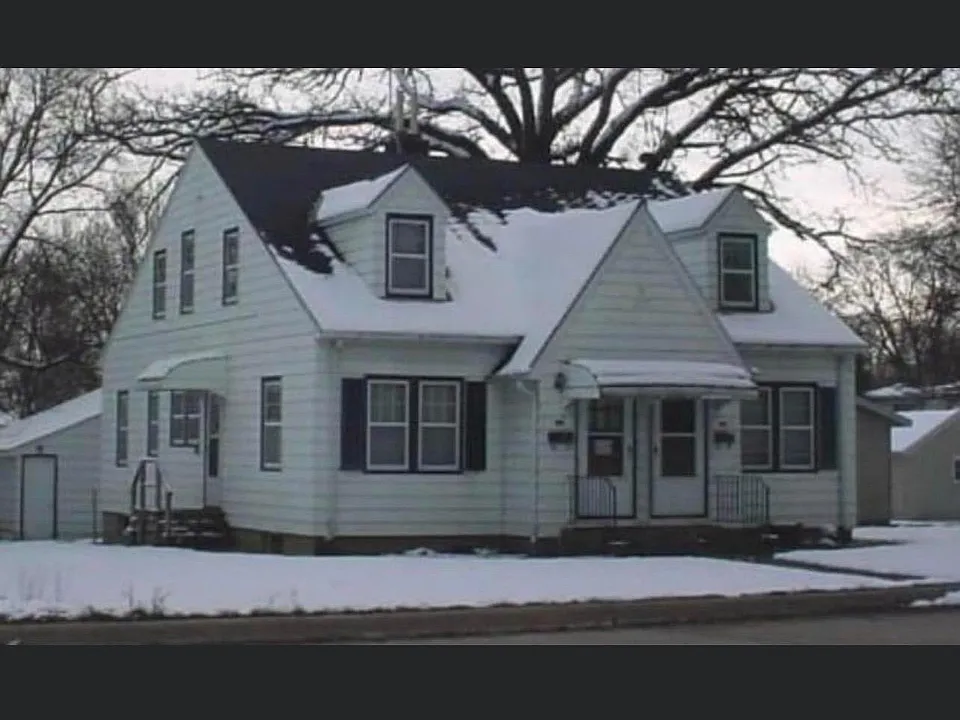 815 Main St S