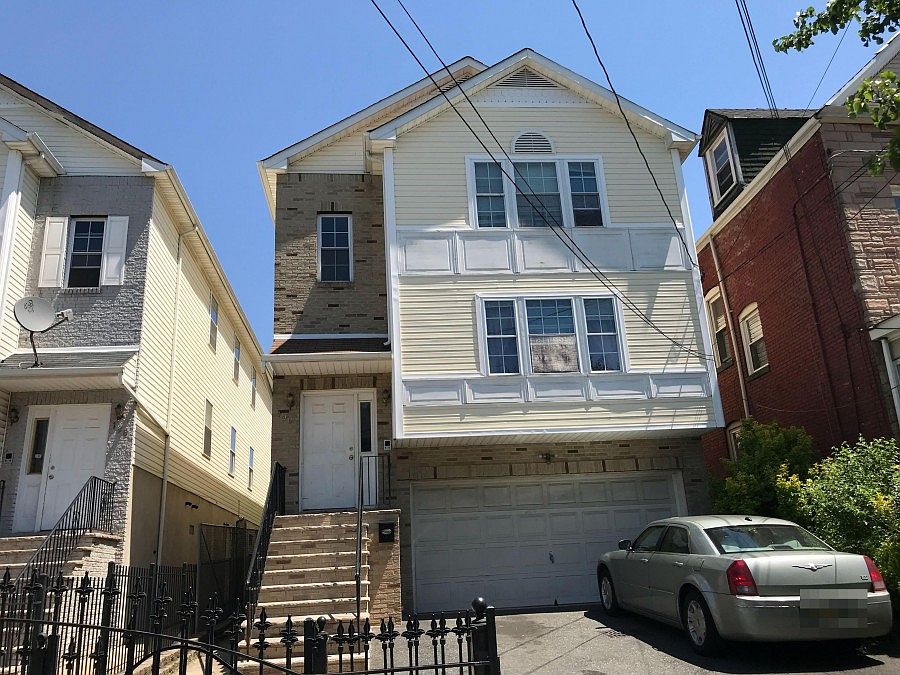 1st image of 190 Hillside Ave