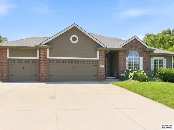 17321 Spencer St, Omaha, NE 68116