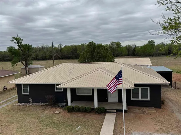 310 E Cole Ave, Fletcher, OK 73541