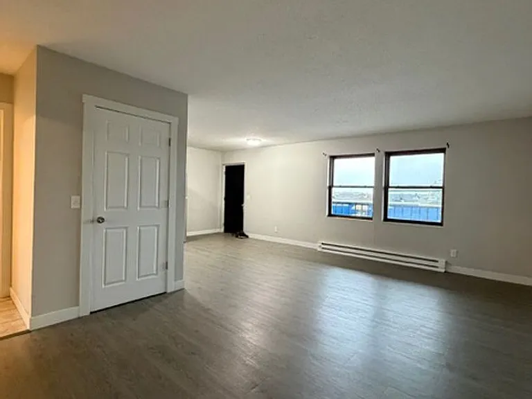 1735 Macauley Ave — Photo 4