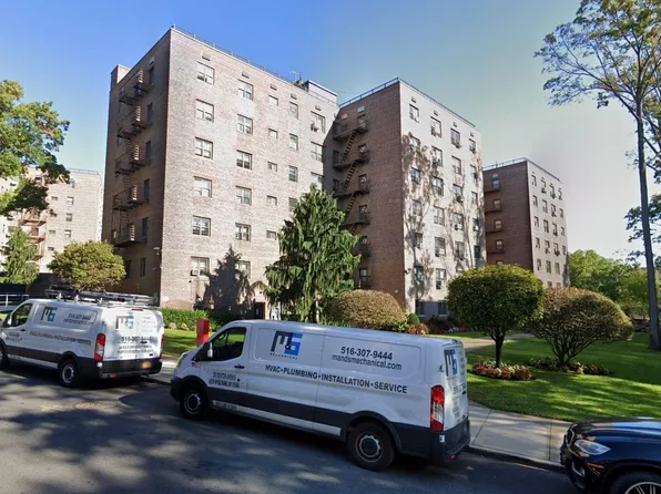 87-40 Francis Lewis Boulevard #B42, Queens Village, NY 11427
