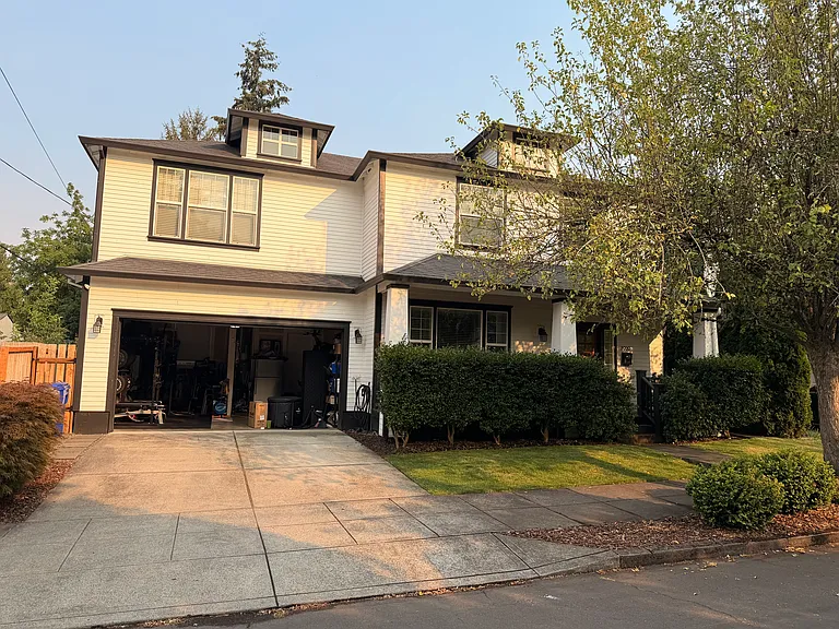 7920 N Fiske Ave — Photo 3