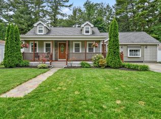 8 Knollwood Rd, Tewksbury, MA 01876