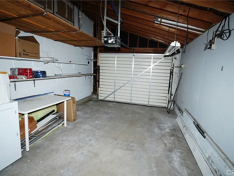 2615 Manhattan Ave — Photo 39
