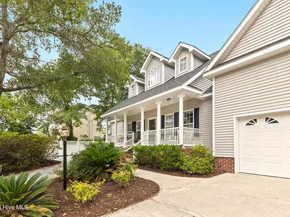 102 SW 22nd Street, Oak Island, NC 28465