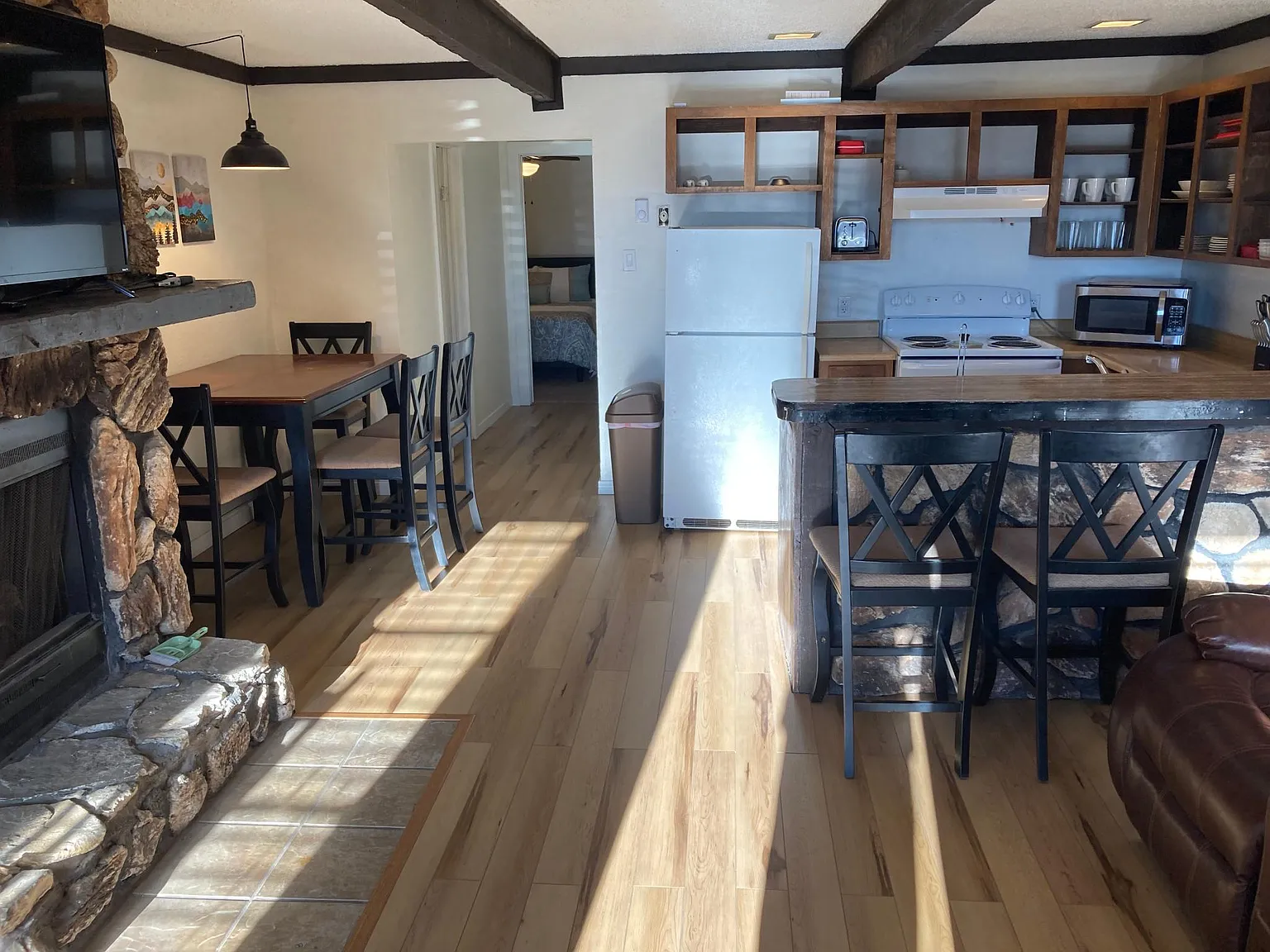 2 bed, 1.5 bath, 700 sqft, $1,550 — Photo 1