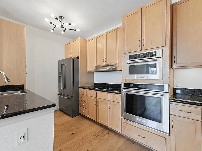 505 Jackson Hill St #307 — Photo 8