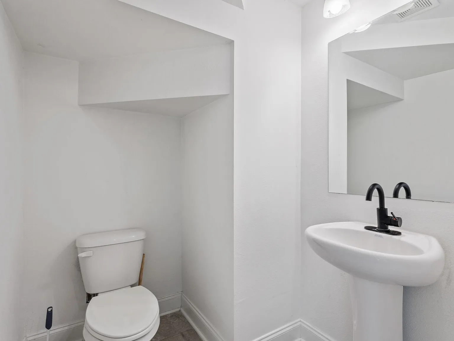 3 bed, 2.5 bath, 1450 sqft, $1,750 — Photo 4