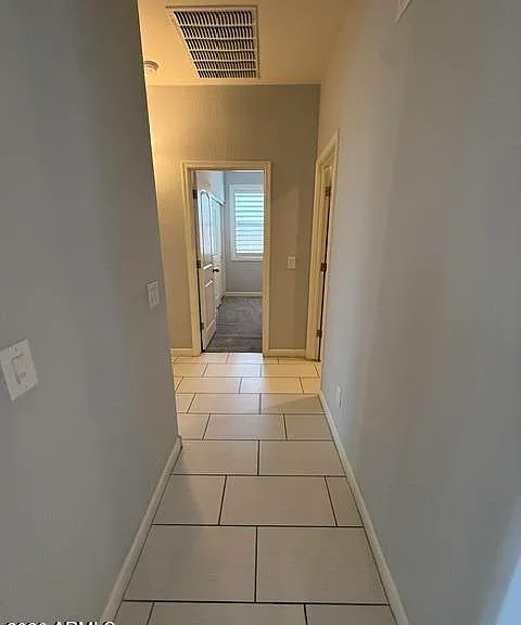 1701 N Hillcrest — Photo 10