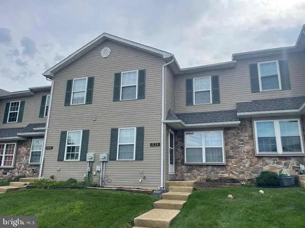 1228 Pin Oak Dr, Perkiomenville, PA 18074