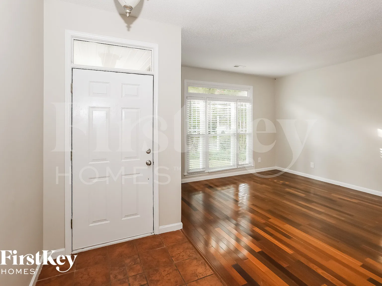 4 bed, 2.0 bath, 2250 sqft, $2,595 — Photo 4