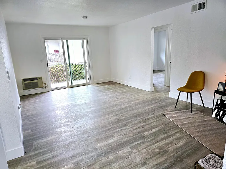 102 N Merrimac Dr #C — Photo 19