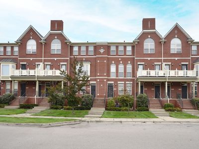3195 Camden Dr, Troy, MI, 48084