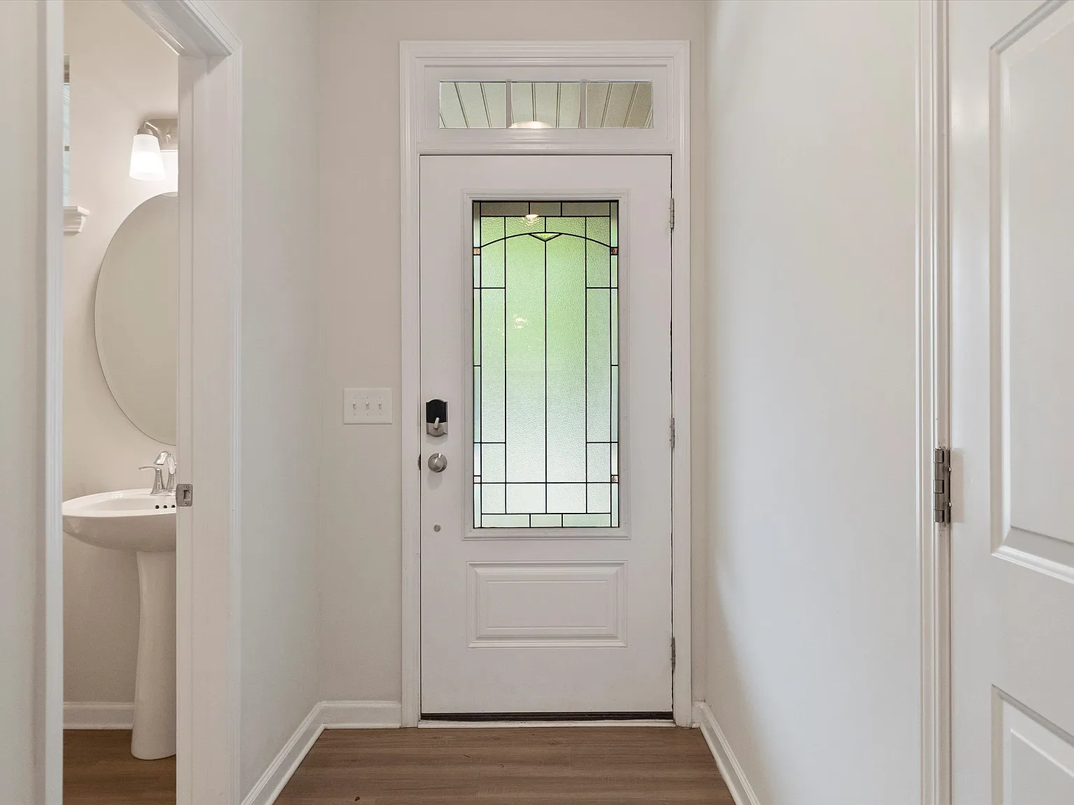 3 bed, 2.5 bath, 1738 sqft, $2,290 — Photo 3