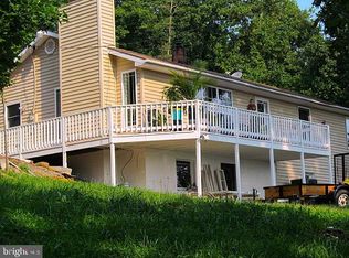 147 Blue Ridge Ave, Chester Gap, VA 22623