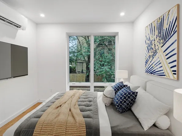 87 Carlton Avenue image 4 of 12