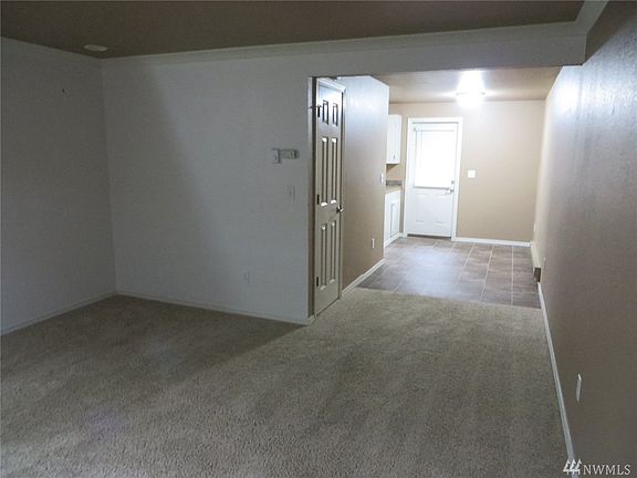 5th image of 12002 113th Avenue Ct E APT 30