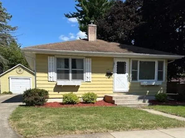 420 North Walnut Street, Janesville, WI 53548