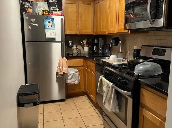 22-14 Astoria Boulevard image 4 of 14