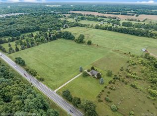 2128 S Hickory Ridge Rd, Milford, MI 48380