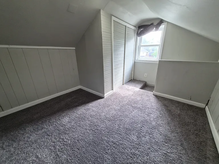 925 N Somerset Ave — Photo 23