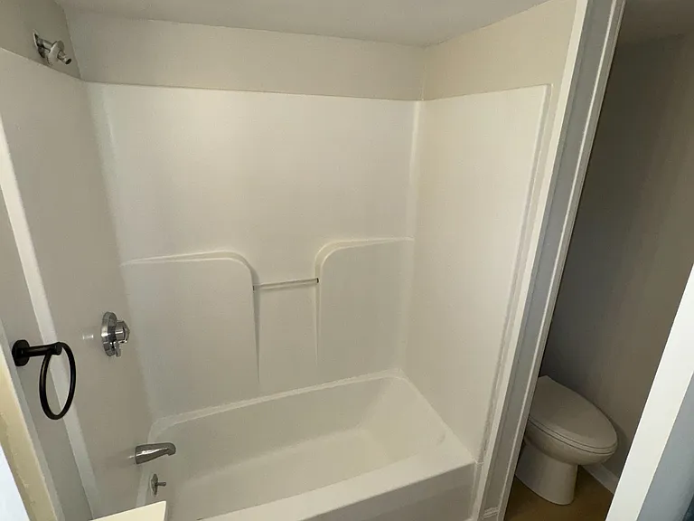 106 Railroad Ave #6 — Photo 9