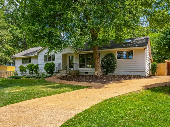 210 Dawn St, Signal Mountain, TN 37377