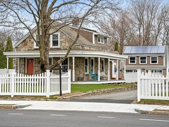 383 Burncoat St, Worcester, MA 01606