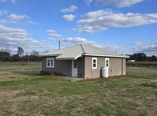 95 Lake Park Dr, Chadbourn, NC 28431