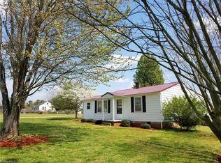 1233 Brooklyn Avenue Ext, Ramseur, NC 27316