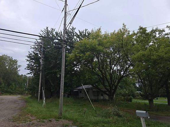 3rd image of 4142 Dunton Rd