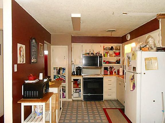 5th image of 1388 N Ross Dr
