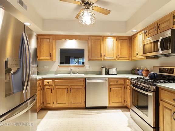 3rd image of 883 Winter Park Dr