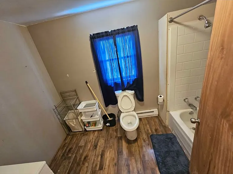 321 N Vine St — Photo 14