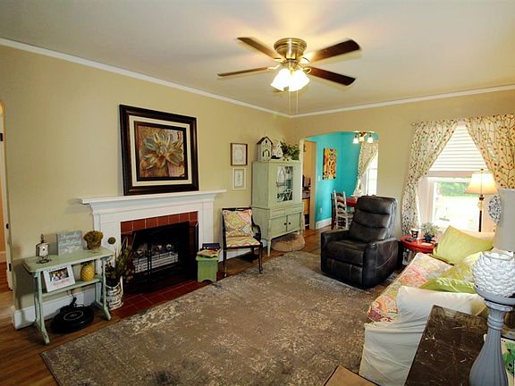3rd image of 3940 Pecan Dr
