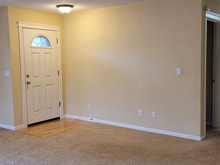 539 SE Oak Grove Ave — Photo 7