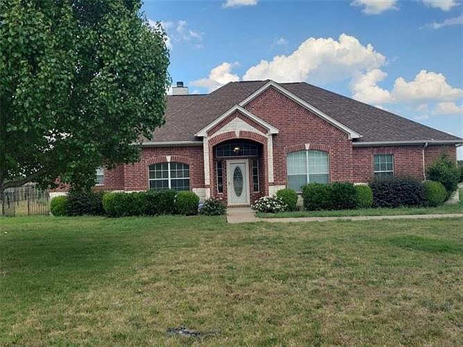 1st image of 1908 Willow Bend Dr