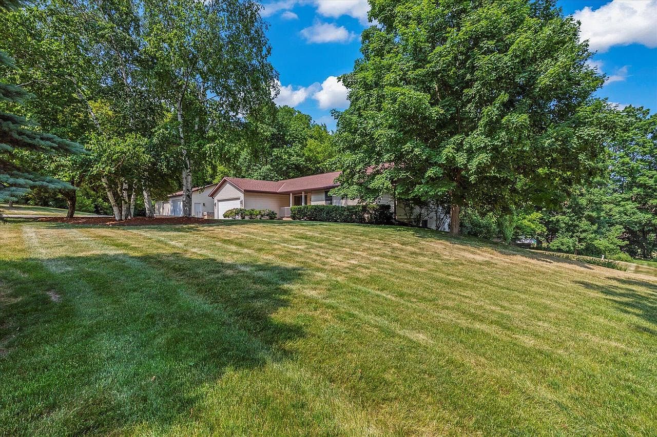 W213N5346 Adamdale DRIVE, Menomonee Falls, WI 53051 Zillow