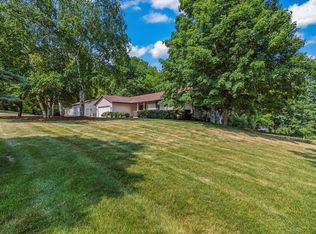 W213N5346 Adamdale Dr, Menomonee Falls, WI 53051